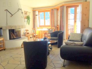 2-Zimmer Ferienwohnung Bünda - 8