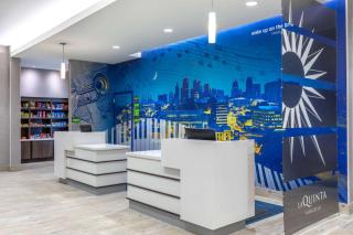 La Quinta Inn & Suites by Wyndham Kansas City Beacon Hill - Kansas City - 4