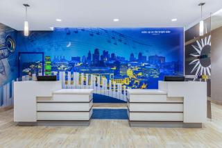 La Quinta Inn & Suites by Wyndham Kansas City Beacon Hill - Kansas City - 2