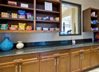 Holiday Inn Express and Suites Denver East Peoria Street by IHG - Denver - 5