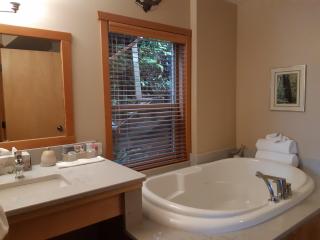 Reef Point Oceanfront Bed and Breakfast - 7