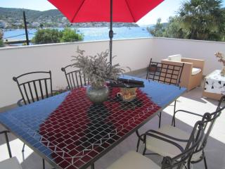Apartments Deni - Vinišće - 6