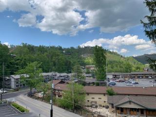 Olde Gatlinburg Rentals - Gatlinburg - 1