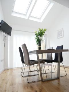 The Courtyard, 4 - Bed, Sleeps 6, Pets Welcome - 8