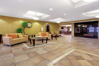 La Quinta by Wyndham Bismarck - 2