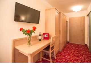 Gästehaus Schusser an der Therme, Frühstück inklusive, Doppelzimmer und Ferienwohnung - Bad Kleinkirchheim - 8