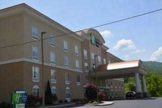 Holiday Inn Express & Suites Caryville by IHG - Caryville - 9