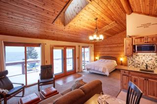Cozy Schroeder Studio with Deck on Lake Superior - Schroeder - 6