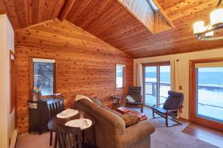 Cozy Schroeder Studio with Deck on Lake Superior - Schroeder - 4