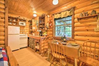 Cedar Falls Cabin Nestled by Honey Creek - 3