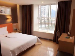 7Days Premium Chongqing Yunyang Chengzhong Commercial Street Branch - Panshizhen - 1