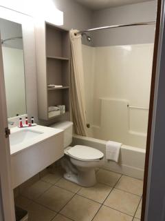 Microtel Inn & Suites by Wyndham Pittsburgh Airport - Robinson Township - 2