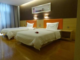 7Days Premium Delingha Center Plaza Branch - Delingha - 0