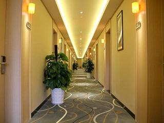 7Days Premium Chongqing Nanping Pedestrian Street Light Rail Station Branch - 8