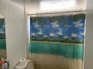 Private room in a 2 bedroom 1 bathroom shared with host, on the beach, surrounded by resorts, only 2 people MAX - 7