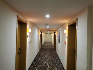 7Days Premium Jiyuan Tiantai Road Xinyao City Square Branch - 1