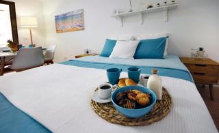 Peaceful & Bright Loft, HEATED POOL, NETFLIX, FREE WIFI & PARKING, TENNIS - 3