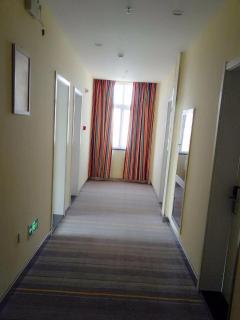 7Days Inn Hanzhong Yang County Heping Road Branch - Hanzhong - 9