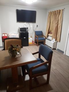 Parkrose Inn and Suites - 2