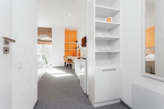Orange Hotel - 8