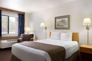Travelodge by Wyndham Belen - Belen - 4