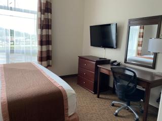 Ramada by Wyndham Creston - 3