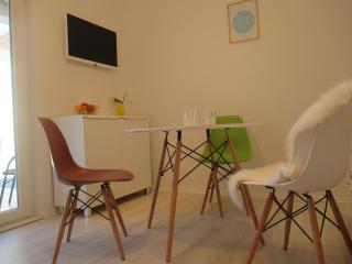 CANDY ap.-near center,bus,beach+free parking place - Zadar - 6