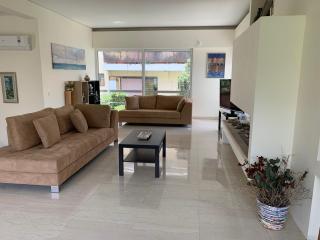 OASIS Exclusive Apartment @ Athenian Riviera - 2