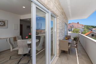 Apartments 20 meters from the beach - Jesenice - 9