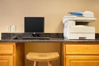Travelodge by Wyndham Gillette - Gillette - 6