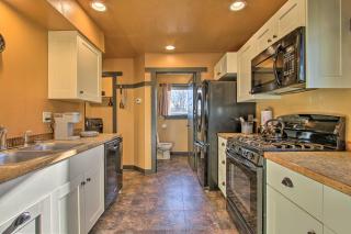 Updated Townhouse with Pergola, Walk to Downtown! - Choteau - 4