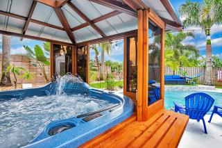 Urban Oasis withHot Tub, HEATED POOL and Private Movie Theater home - 7