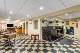 Econo Lodge - Morgantown - 7