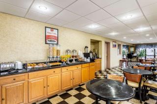 Econo Lodge Morgantown - 1