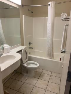 Microtel Inn & Suites by Wyndham Hattiesburg - Hattiesburg - 8