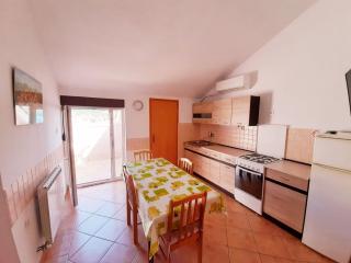 Apartments Izabela Mužić-Fornarić Cres - Cres - 9