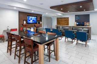 Holiday Inn Express Hotel & Suites Dallas South - DeSoto by IHG - 3