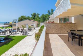 Riviera Resort Vir - 8