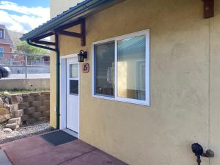 Yellowstone Riverside Cottages - Gardiner - 4