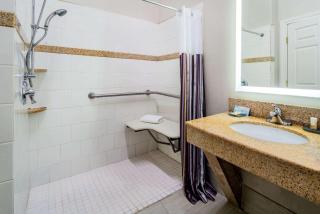 La Quinta by Wyndham Alamo-McAllen East - Alamo - 8