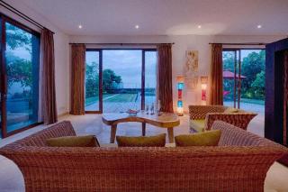 Keramas Beachfront Villa by Sanga Sanga Hospitality - 7