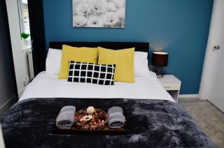 1FG Dreams Unlimited Serviced Accommodation- Staines - Heathrow - Stanwell - 8
