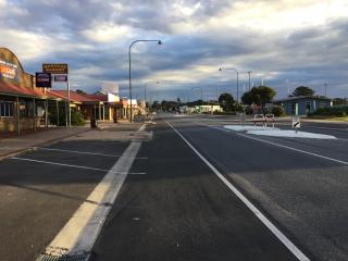 Lake Albert Motel - 1