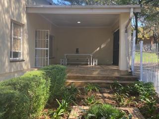 Tamryn Manor Guest House - 4