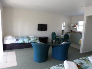 Blake Court Motel - Whangamata - 5