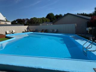 Grove Park Motor Lodge - 2