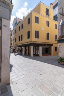 Grifoni Boutique Hotel - Venice - 3