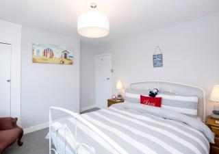 Seashell Cottage - 3