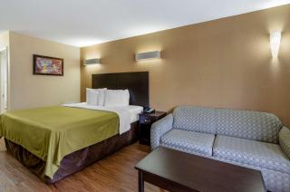Econo Lodge Civic Center - 2
