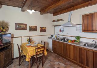 AGRITURISMO POPPIENA - IL TIGLIO CASETTA INDIPENDENTE CON PISCINA - 2